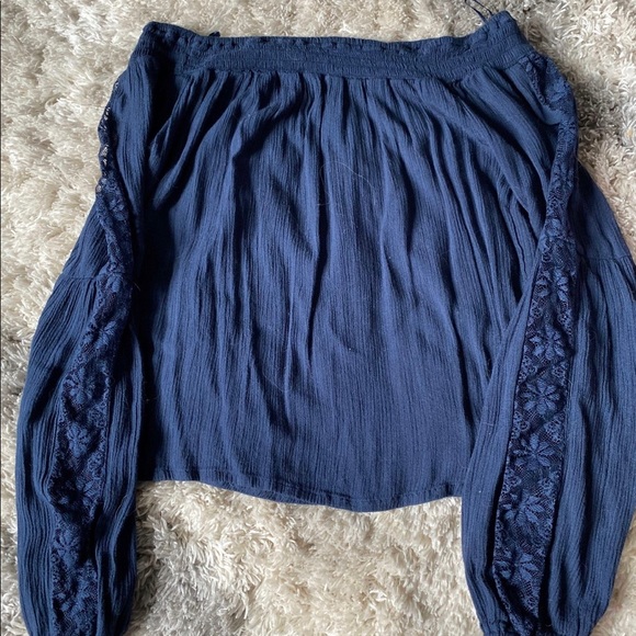 Hollister Off the Shoulder Top - Picture 1 of 2